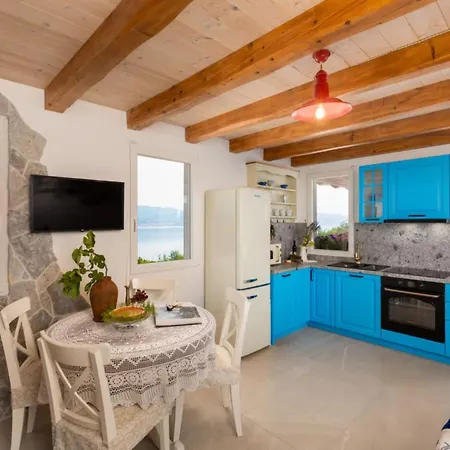 Mare - Onebedroom With Pool Vrbnik (Primorje-Gorski Kotar)