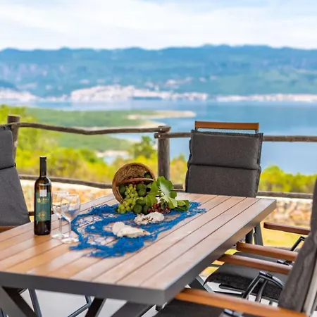 Mare - Onebedroom With Pool Vrbnik (Primorje-Gorski Kotar)